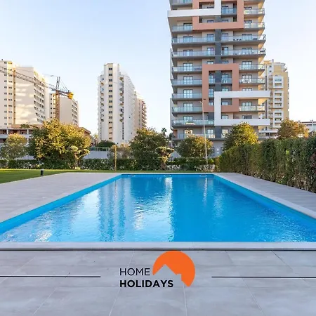 #192 Crystal By Holidays Apartment *