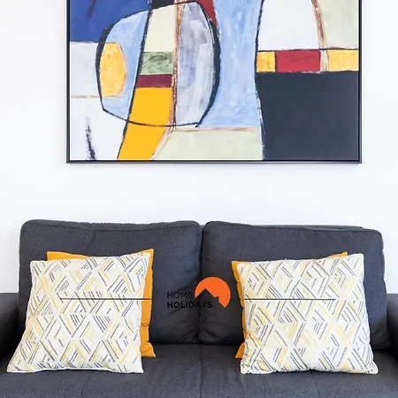 #192 Crystal By Holidays *